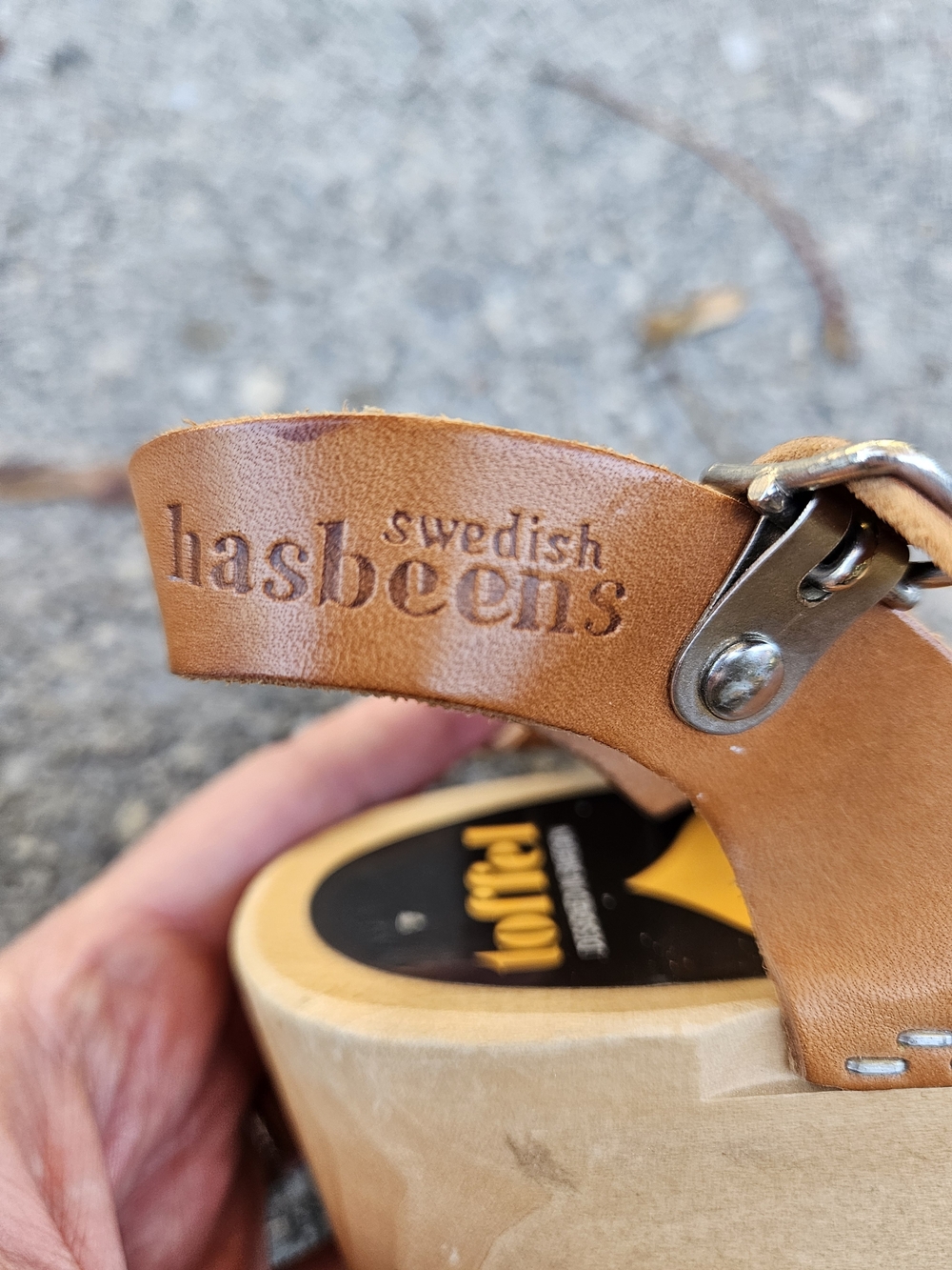 Toffel Swedish Hasbeens Tan Woven Leather Clog Sandals - Picture 12 of 12